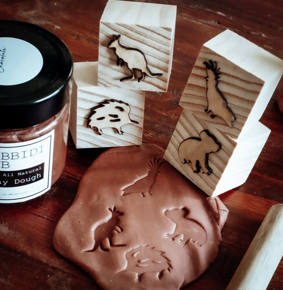 PLAYDOUGH AND ACCESSORIES