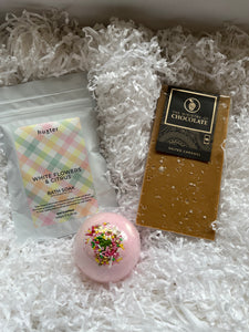 White Flower Caramel Hamper