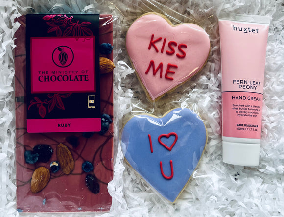 Kiss me Ruby Peony Hamper